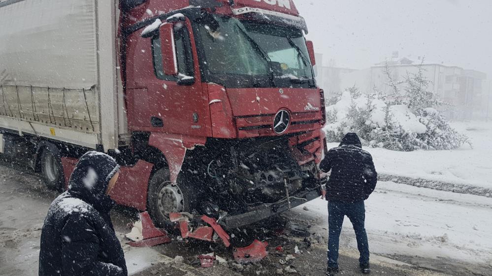 Samsunda Zincirleme Kaza Samsun Ordu Karayolu Trafige Kapandi1