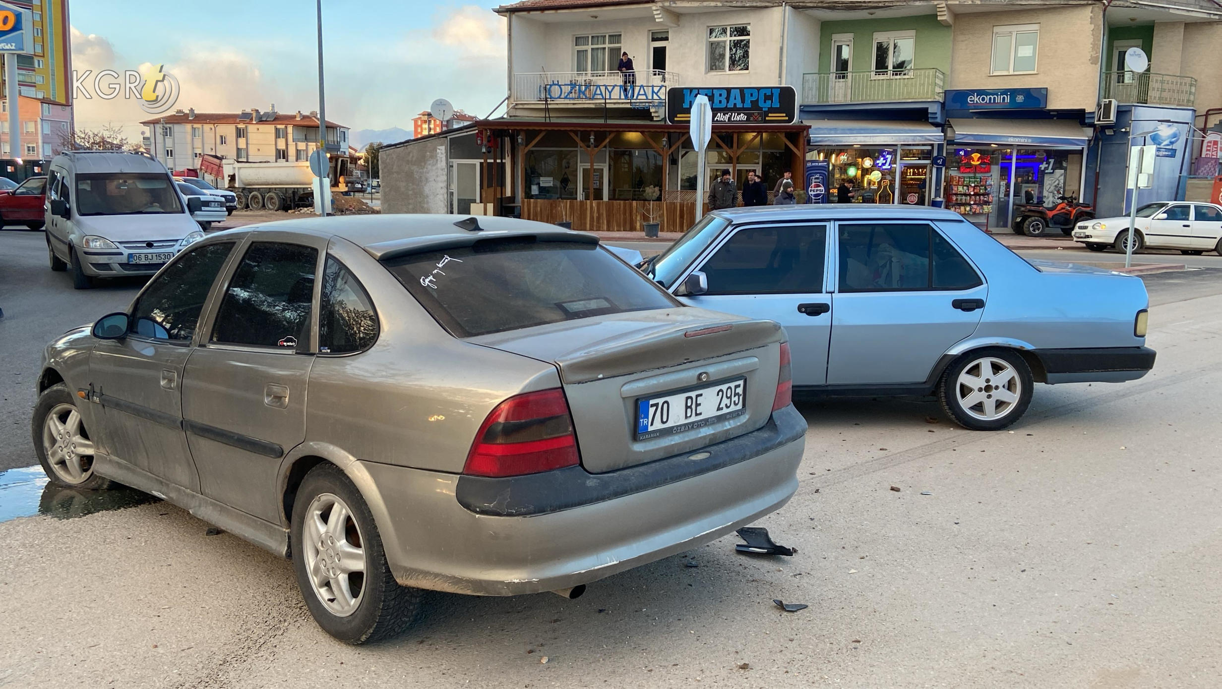 Viraji Alamayip Karsi Seride Ucan Otomobil Baska Otomobile Carpti10