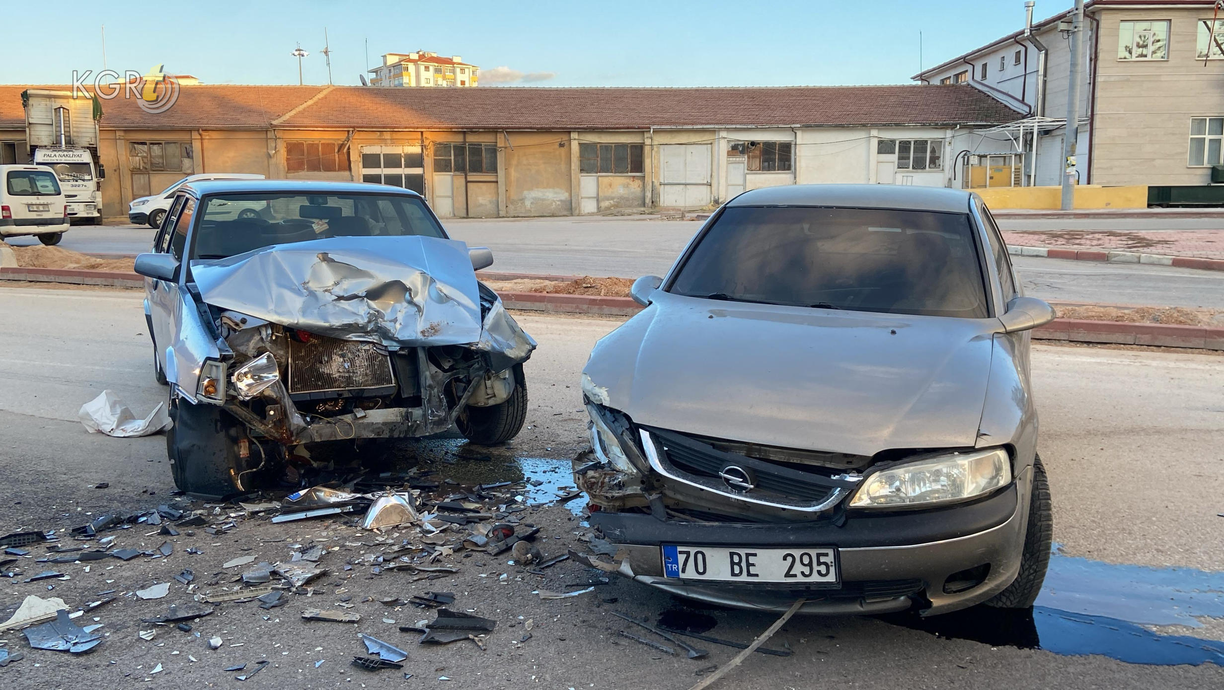 Viraji Alamayip Karsi Seride Ucan Otomobil Baska Otomobile Carpti12