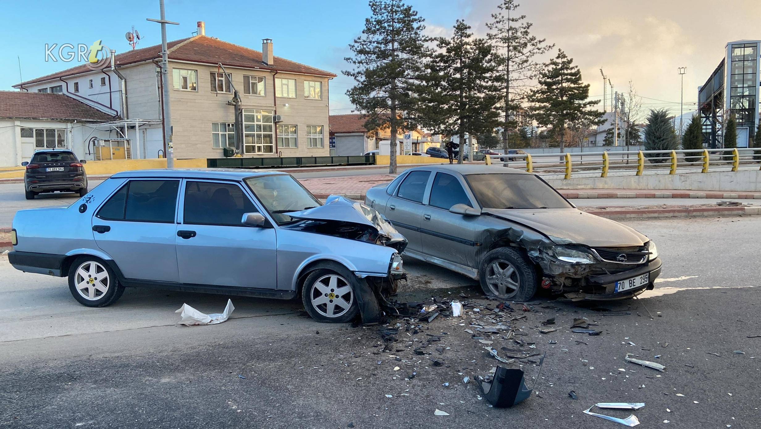 Viraji Alamayip Karsi Seride Ucan Otomobil Baska Otomobile Carpti14
