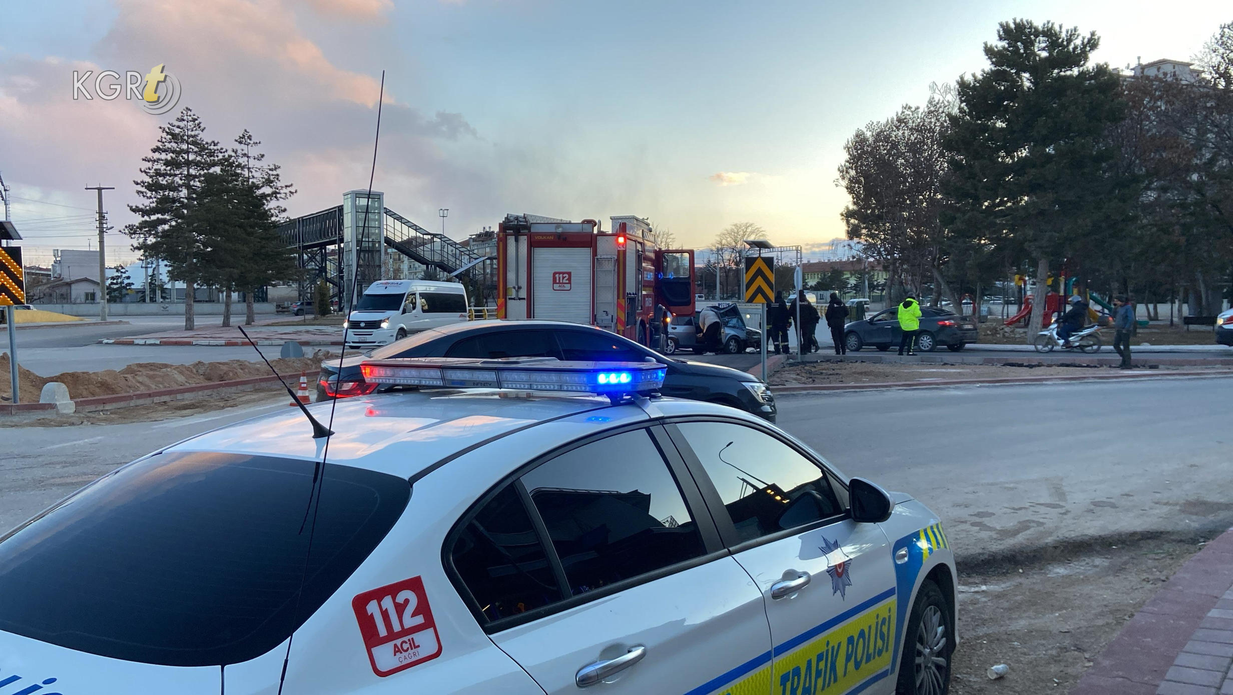 Viraji Alamayip Karsi Seride Ucan Otomobil Baska Otomobile Carpti4