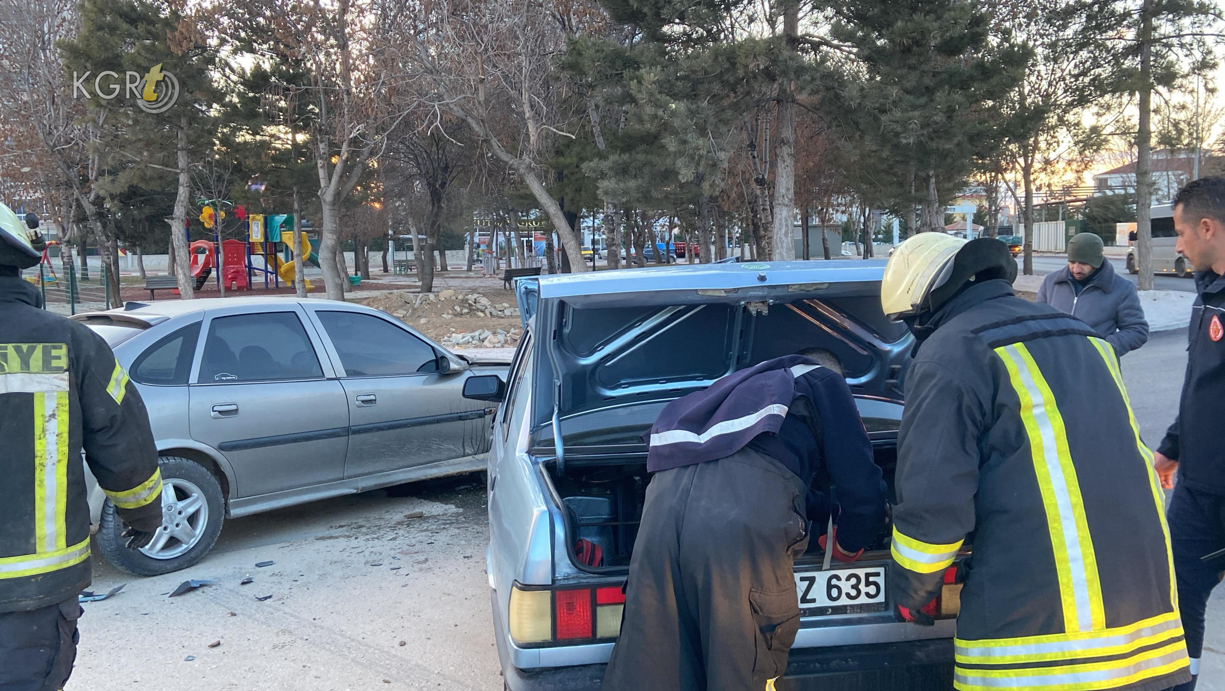 Viraji Alamayip Karsi Seride Ucan Otomobil Baska Otomobile Carpti5