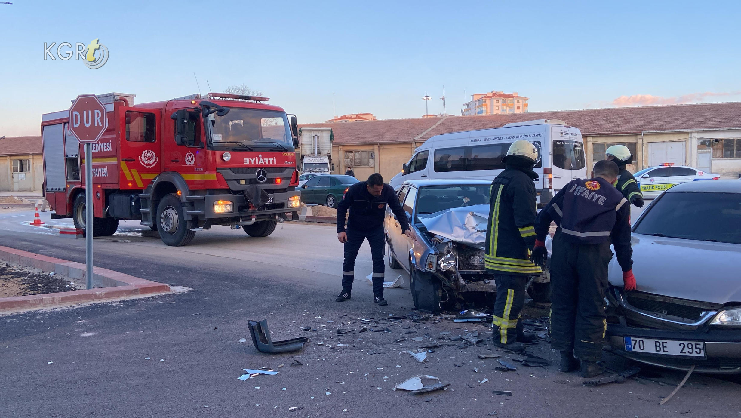 Viraji Alamayip Karsi Seride Ucan Otomobil Baska Otomobile Carpti7