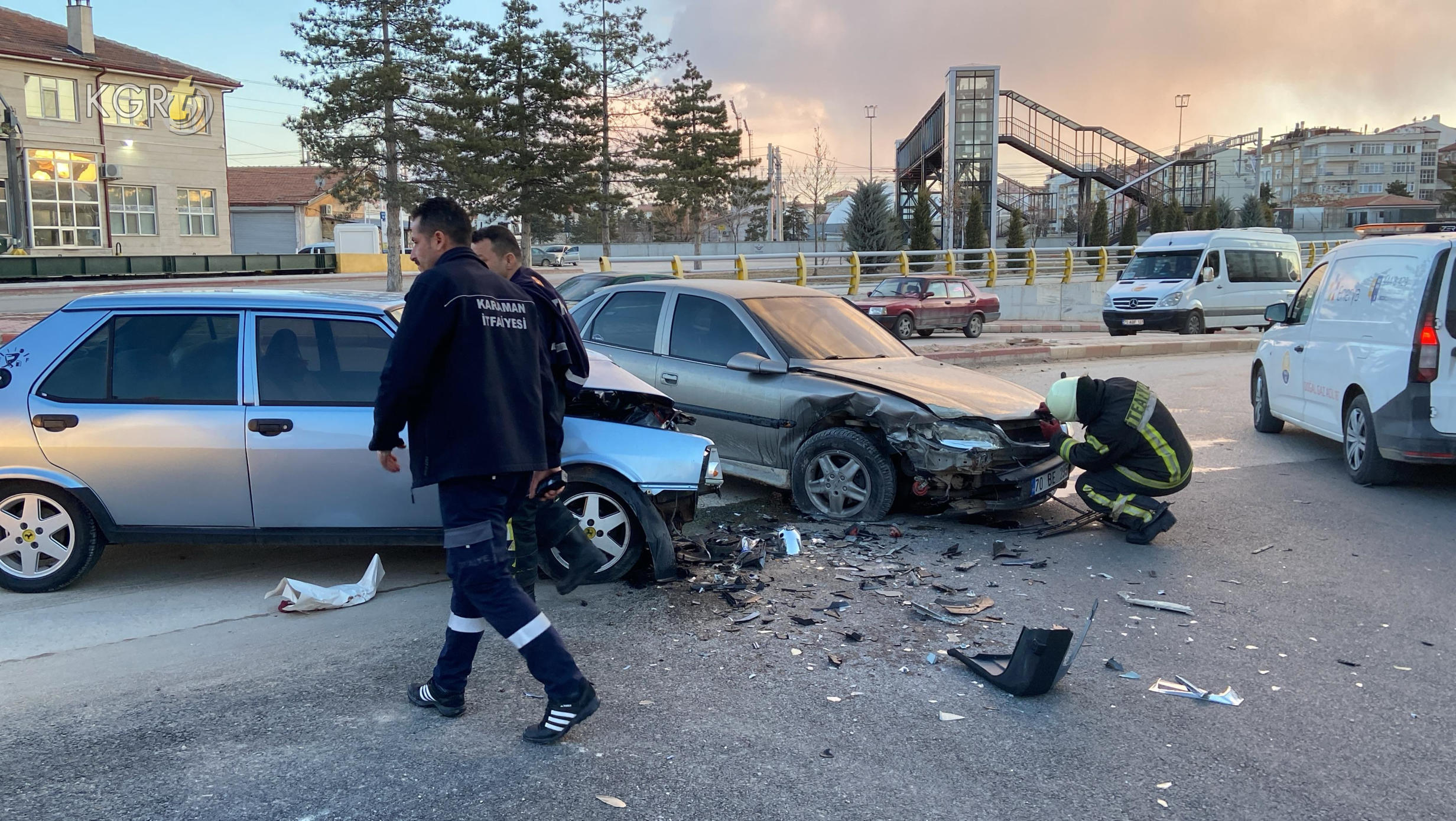 Viraji Alamayip Karsi Seride Ucan Otomobil Baska Otomobile Carpti8