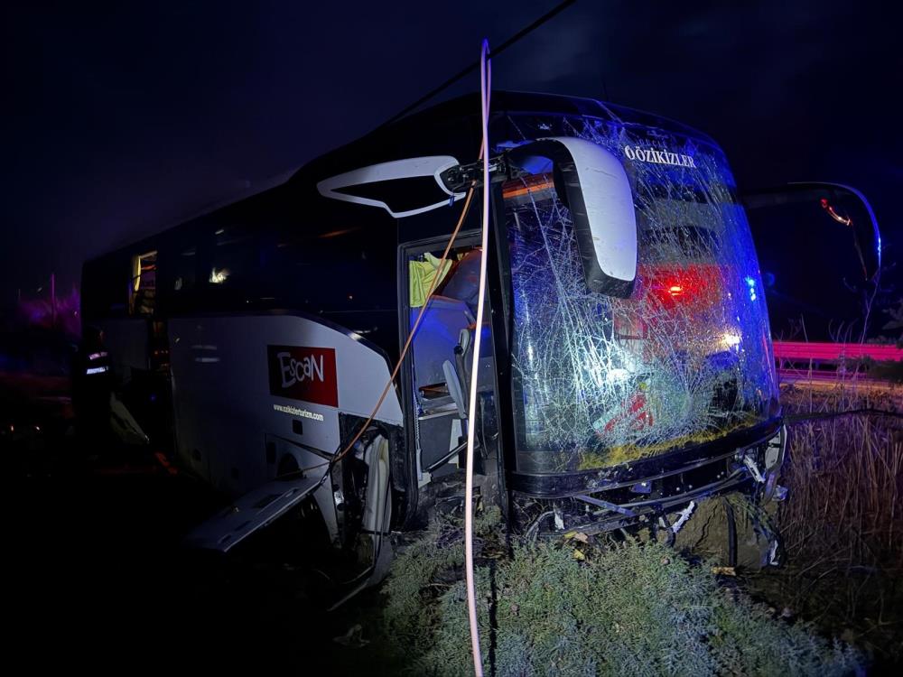 Canakkale Geliboluda Tur Otobusu Kazasi Yarali Sayisi 37Ye Yukseldi1