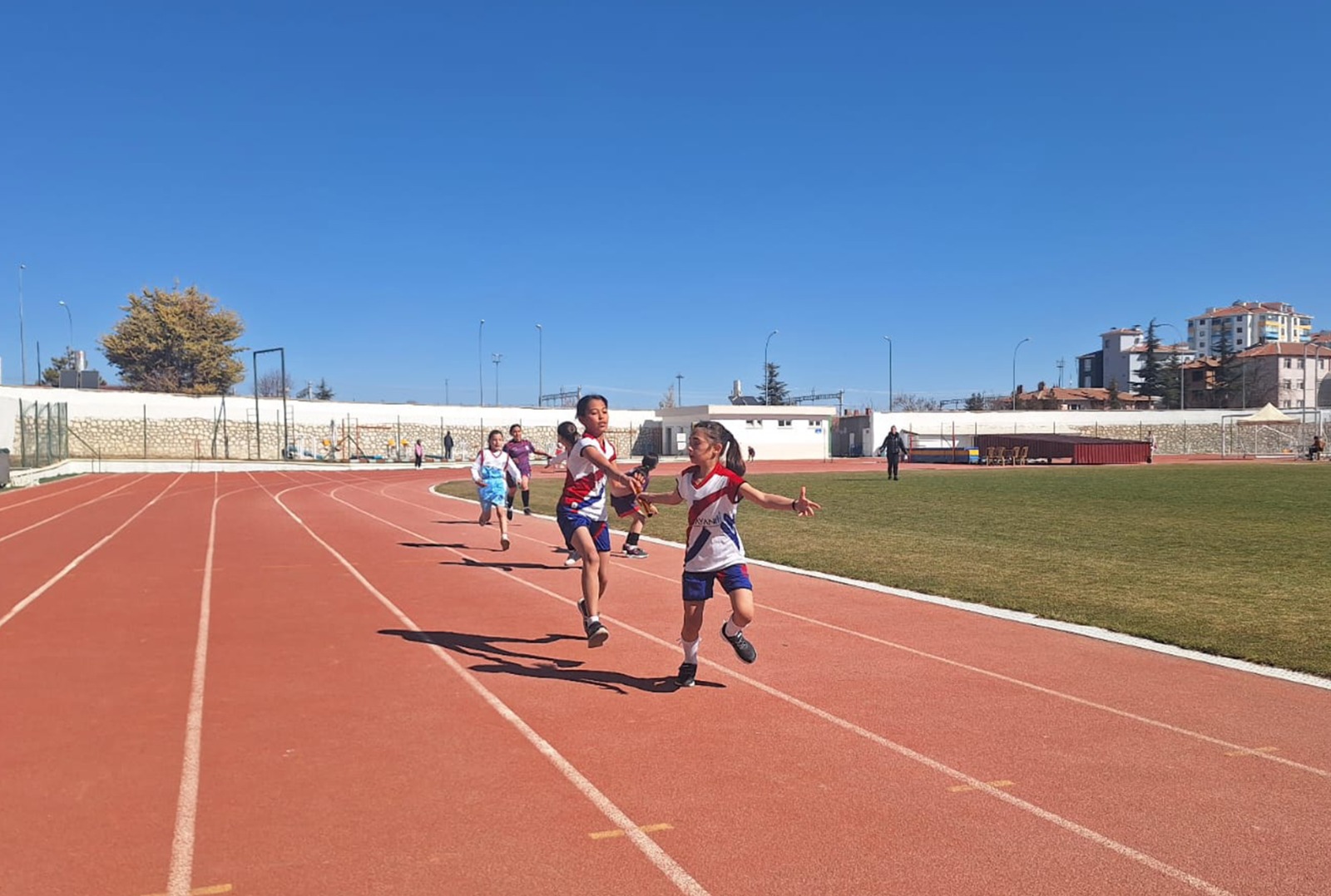 Karamanda 17 Okuldan Toplam 150 Sporcu Yaristi2