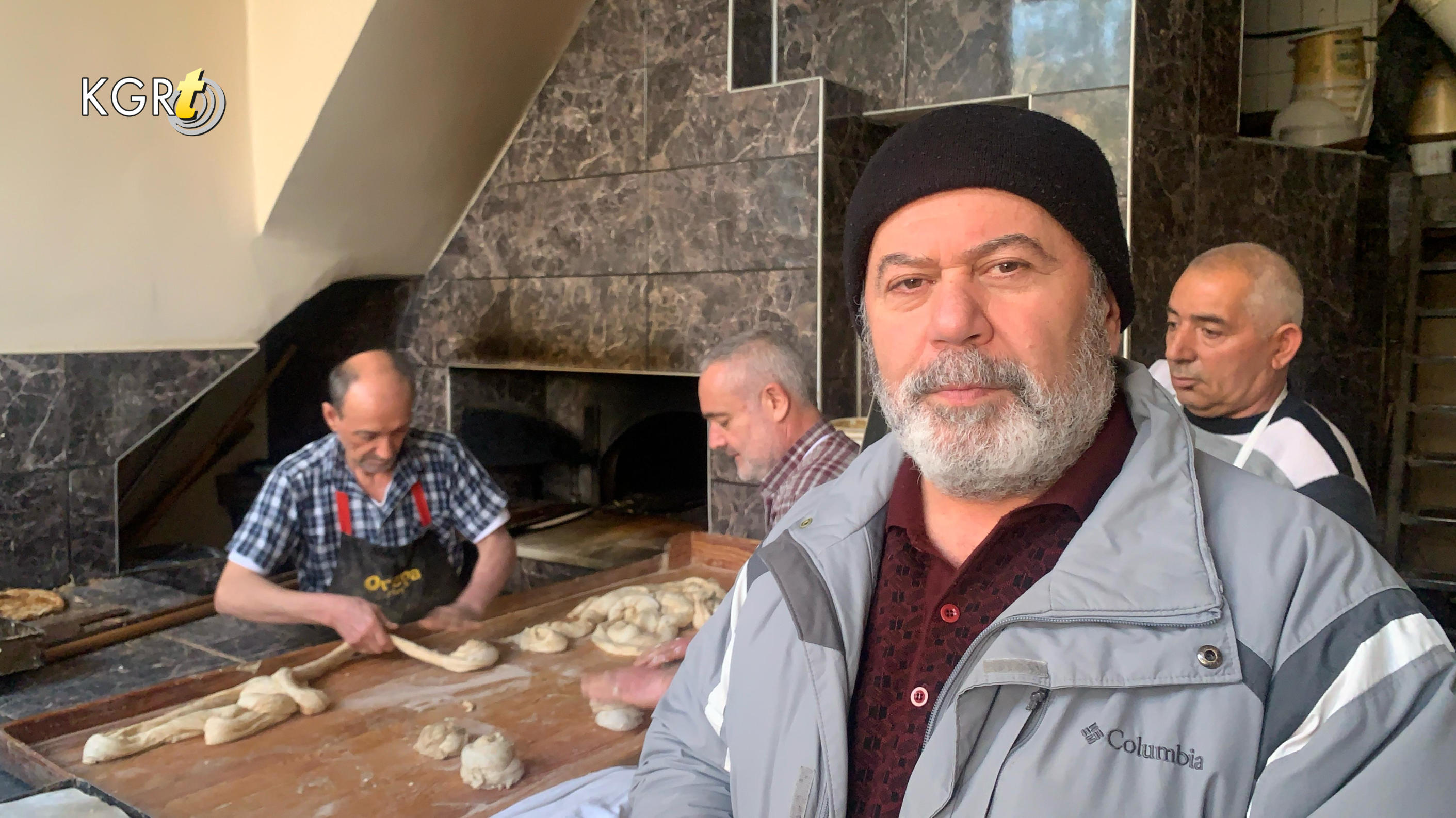 Karamanda Gelenek 150 Yildir Suruyor Ramazanin Vazgecilmezi Tahinli Pide Icin Uzun Kuyruk Olustu (4)
