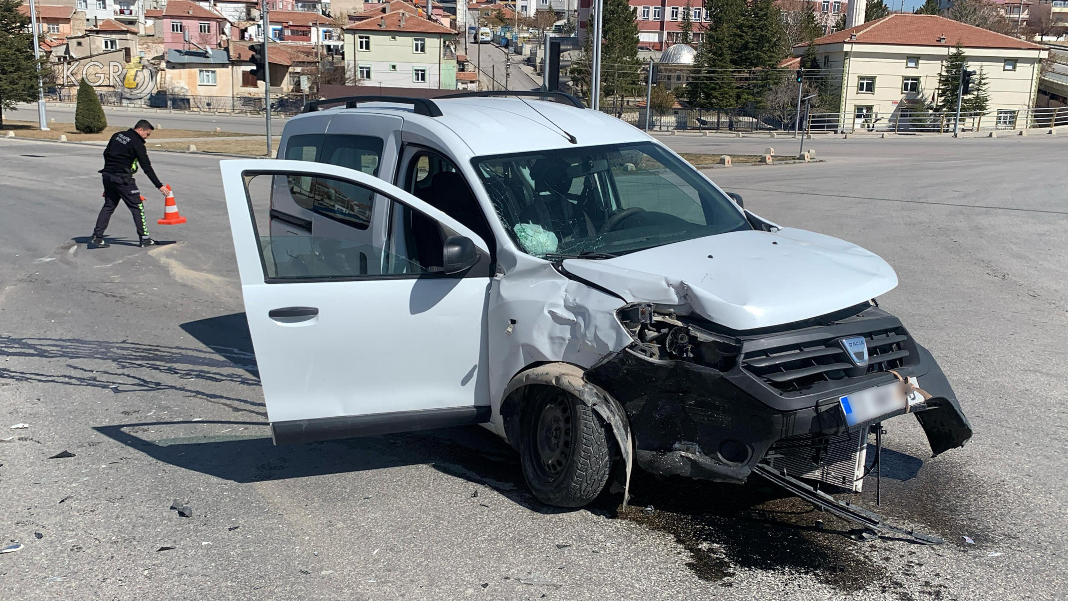 Karamanda Minibusle Hafif Ticari Arac Carpisti3