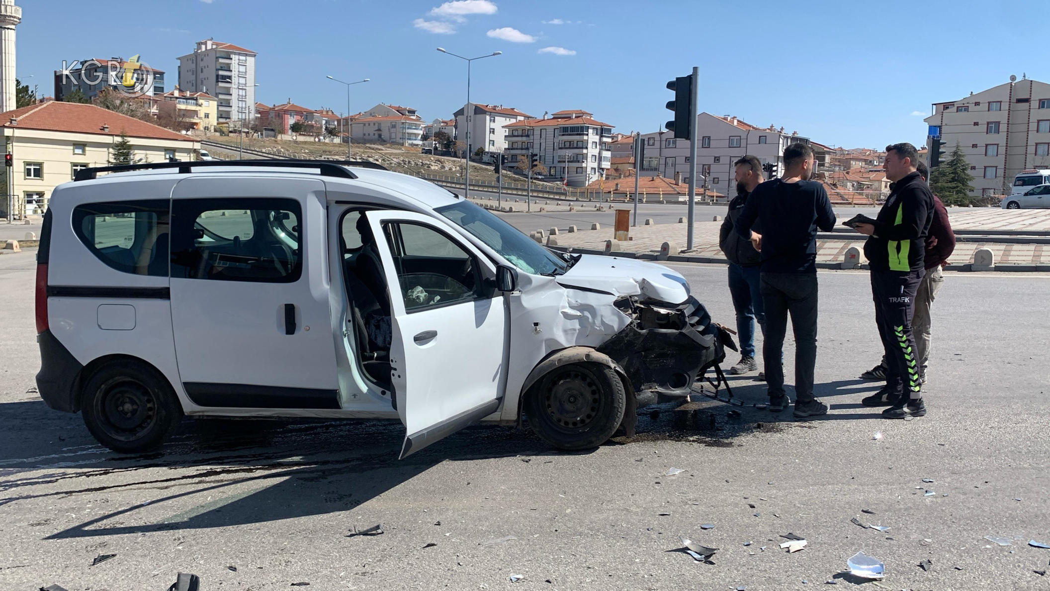 Karamanda Minibusle Hafif Ticari Arac Carpisti7