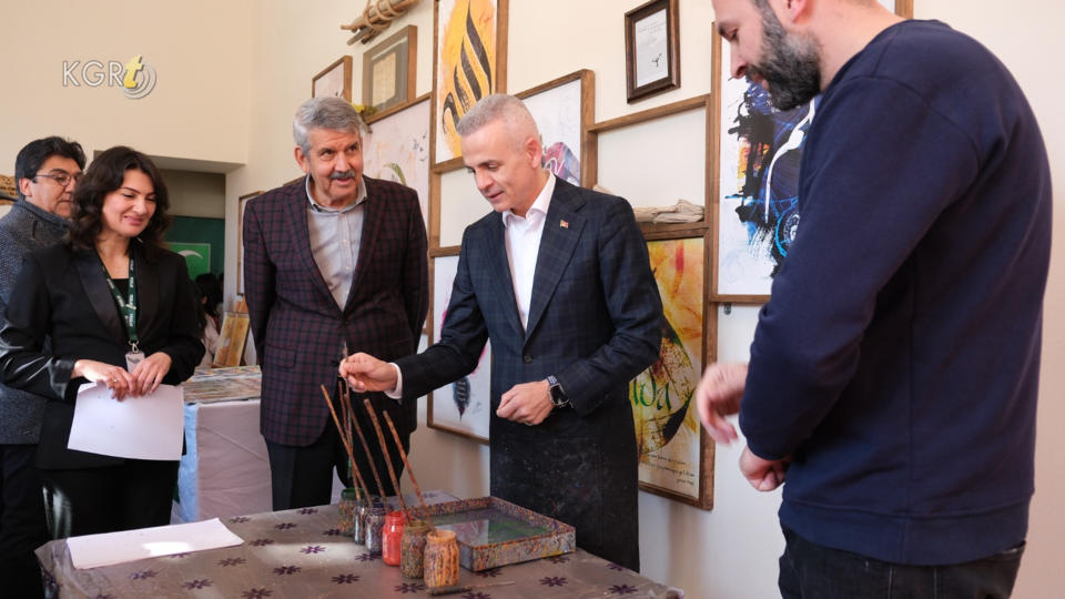 Karamanda Yedam Atolye Sergisi Cok Begenildi Vali Cicekli De Ebru Yapti8