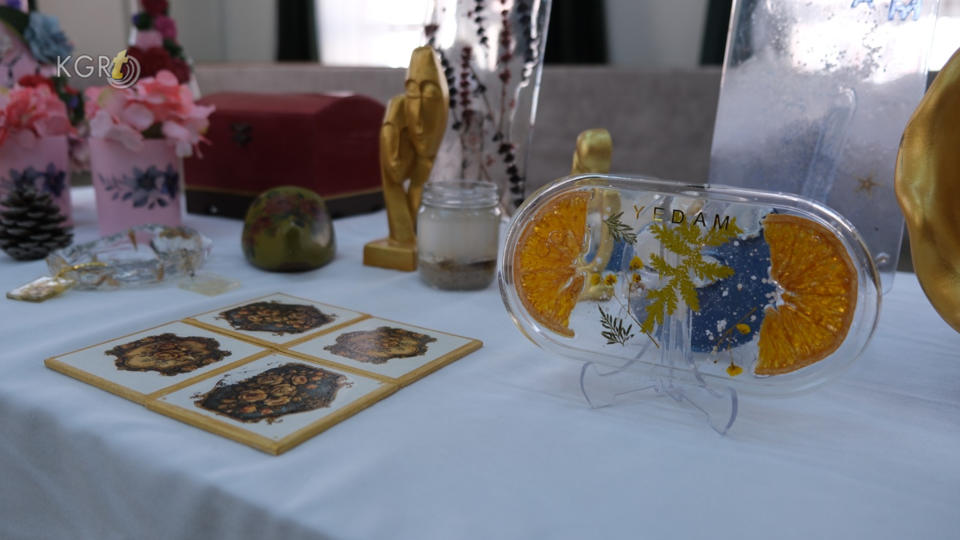 Karamanda Yedam Atolye Sergisi Cok Begenildi Vali Cicekli De Ebru Yapti9