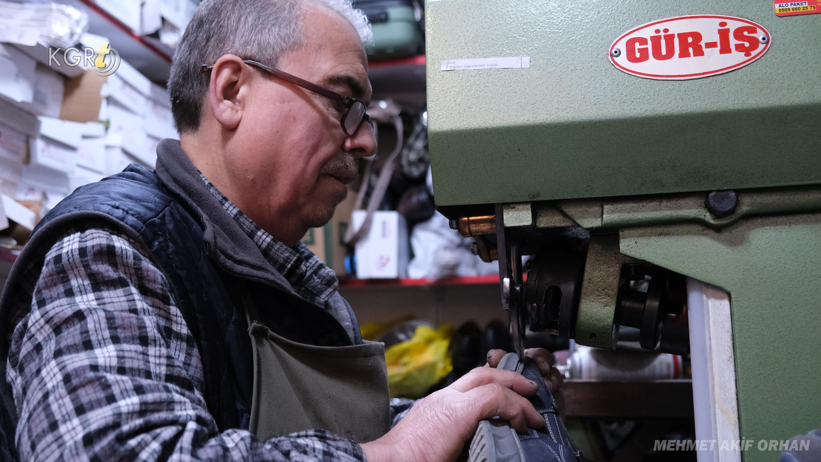Yusuf Usta Karamanda 9 Metrekarelik Dukkanda 50 Yildir Ayakkabi Tamir Ediyor4