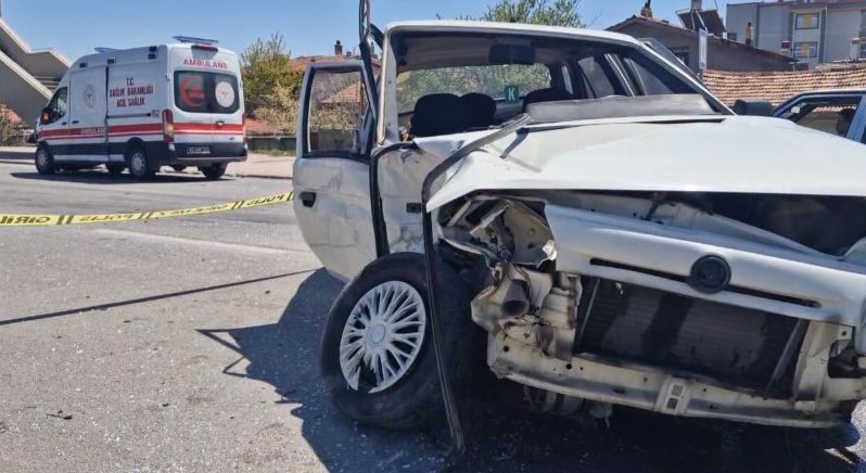 Ambulans Ile Otomobil Carpisti 2 Yarali (1)