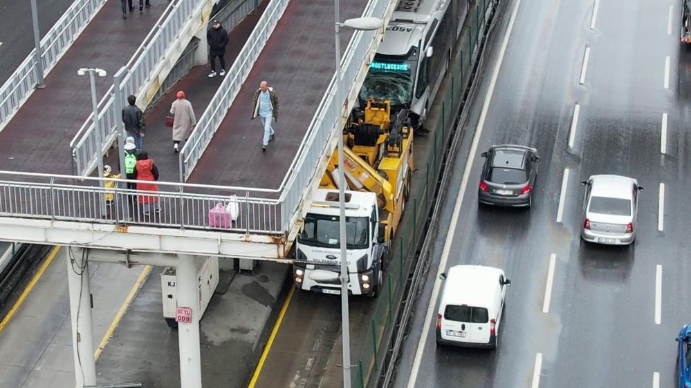 Avcilar Metrobus Kazasi Son Dakika 16 Yolcu Hafif Yaralandi1