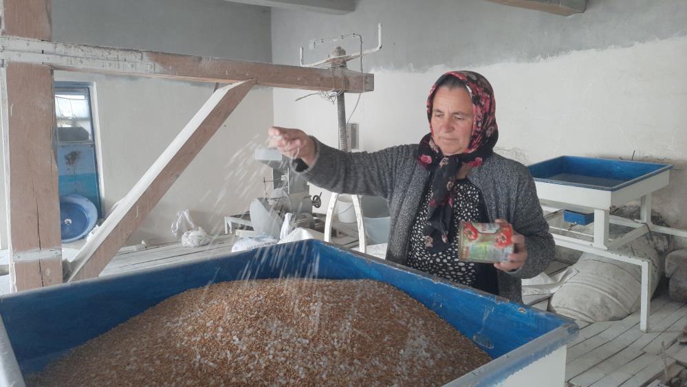 Bozkirda Asirlik Gelenegi Yasatan Son Degirmenci Ben Birakirsam Bu Is Biter2