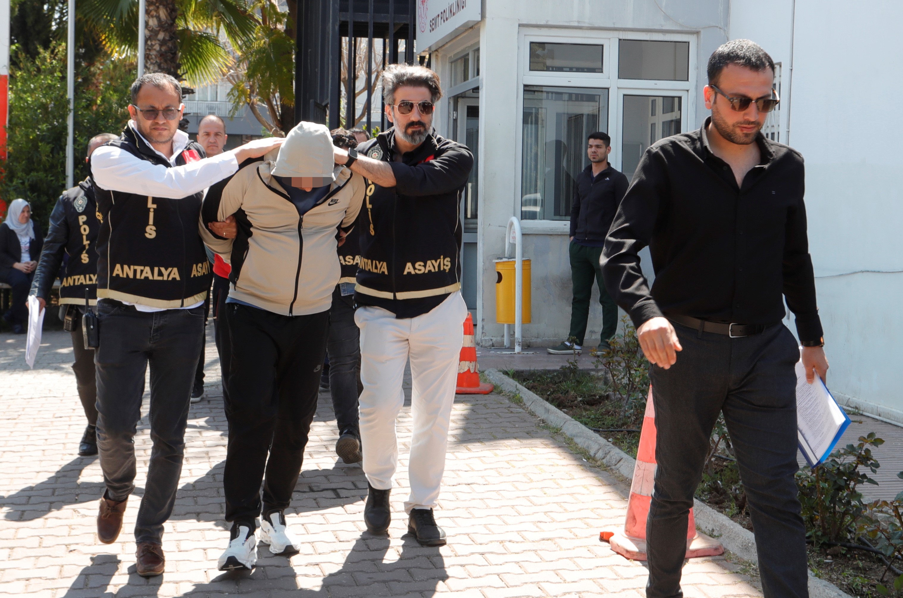 Darp Edip Evin Icine Tasidilar Sabah Olu Bulundu (1)