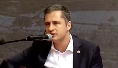 Deniz Yucel Gitariyla Buyuk Begeni Topladi (1)