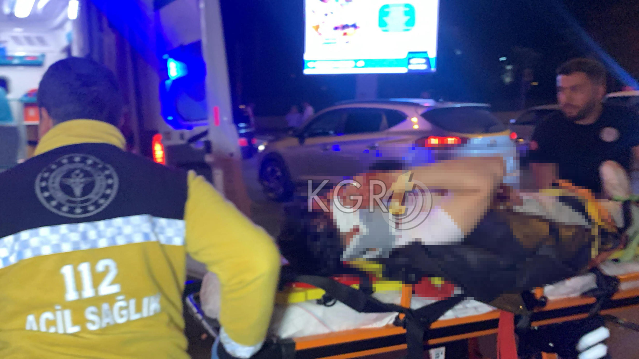 Kamyonetle Carpisan Otomobilde Sikistilar 3 Yarali20