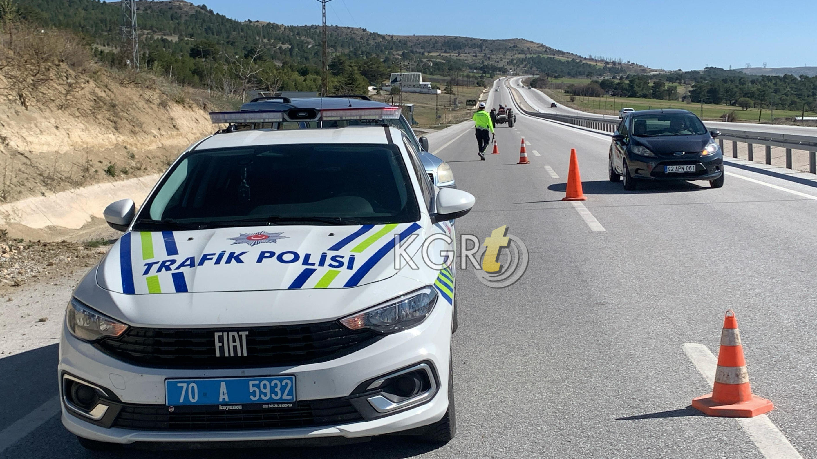 Karaman Mersin Yolunda Kontrolden Cikan Otomobil Takla Atti 2 Yarali3