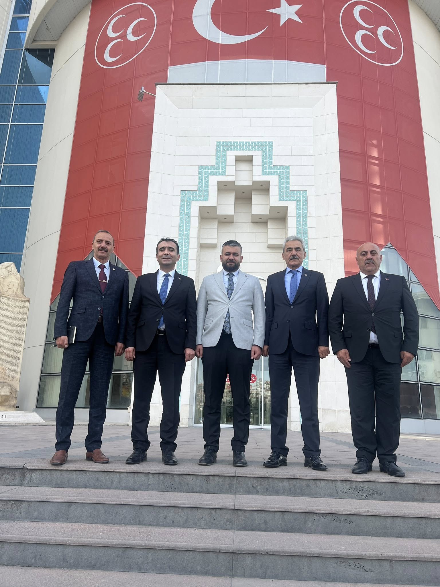 Karaman Mhpden Genel Merkeze Ve Devlet Bahceliye Ziyaret (1)