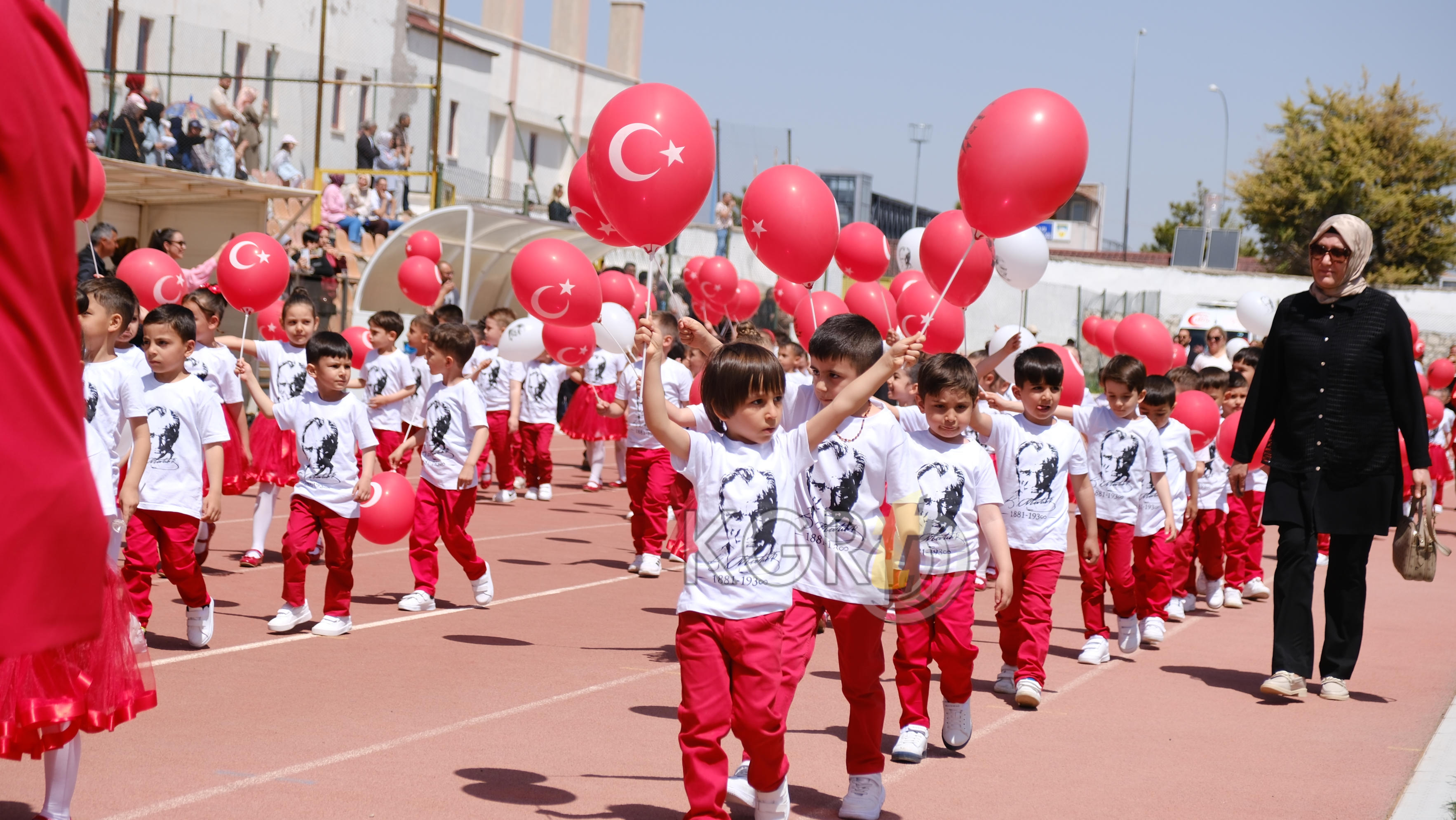 Karamanda 23 Nisan Kutlamalarinda Renkli Goruntuler Ortaya Cikti7