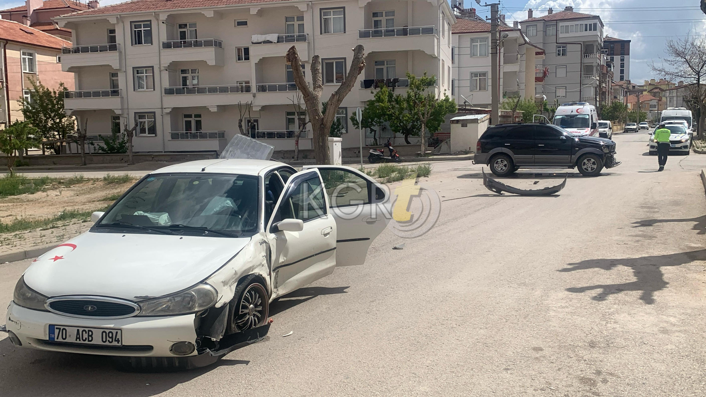Karamanda Cip Ile Otomobil Carpisti Ortalik Savas Alanina Dondu 2 Yarali14