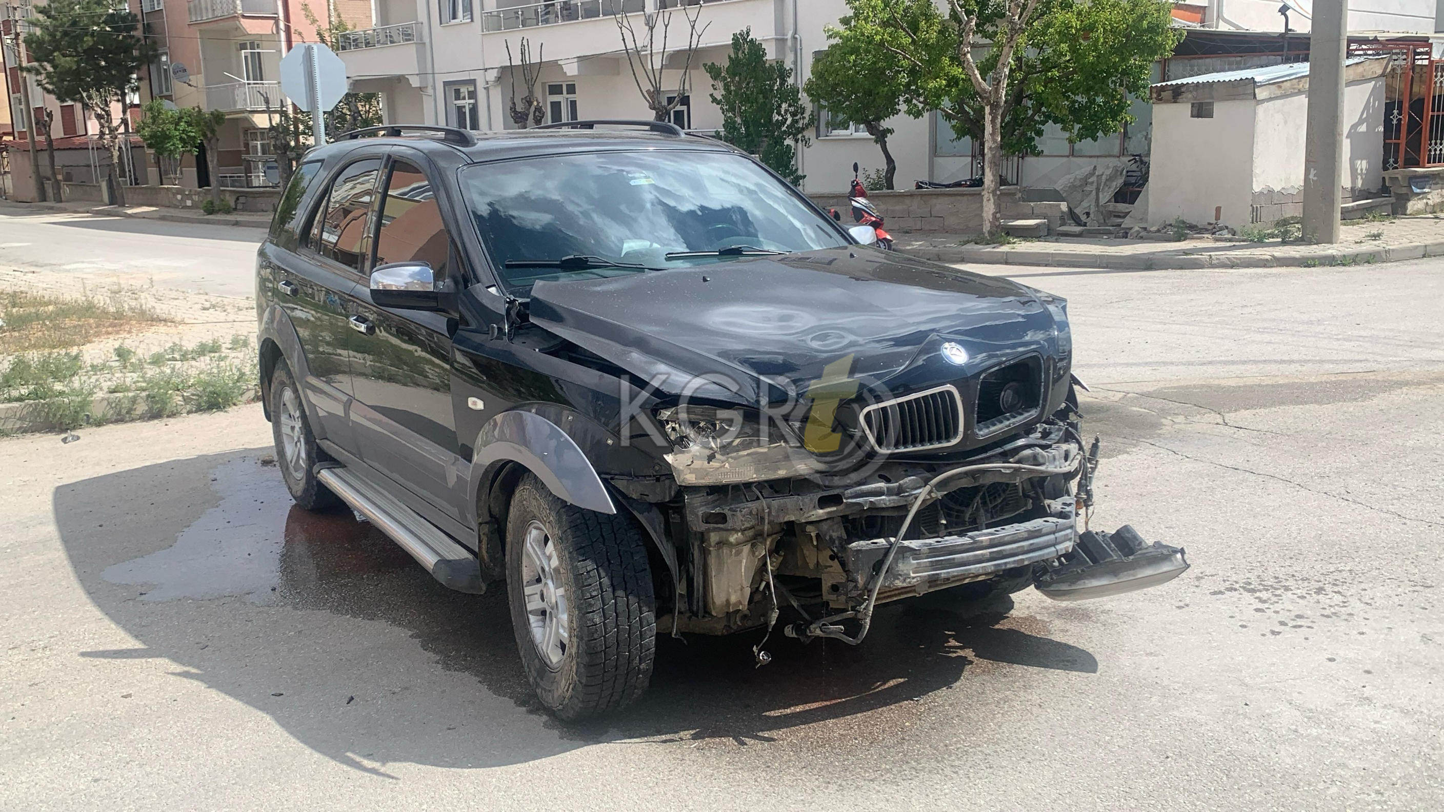 Karamanda Cip Ile Otomobil Carpisti Ortalik Savas Alanina Dondu 2 Yarali4