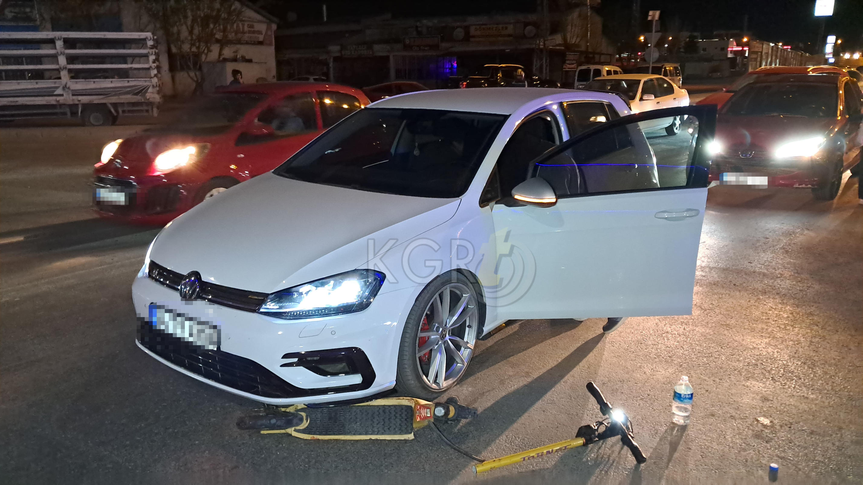 Karamanda Elektrikli Scooter Ile Otomobil Carpisti 2 Yarali5