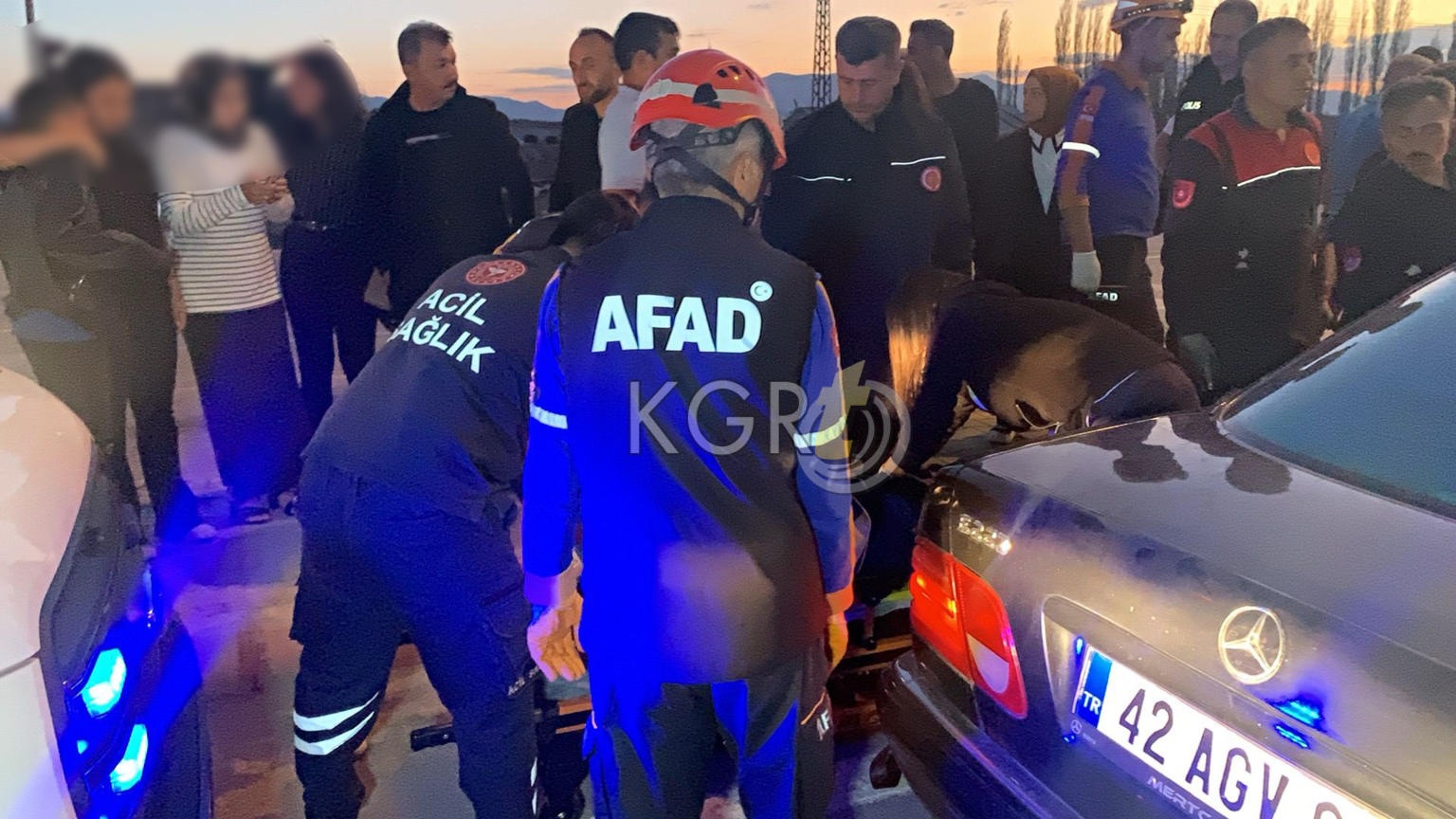 Kazada Yaralanan Baba Oglunu Aglama Diyerek Sakinlestirdi5