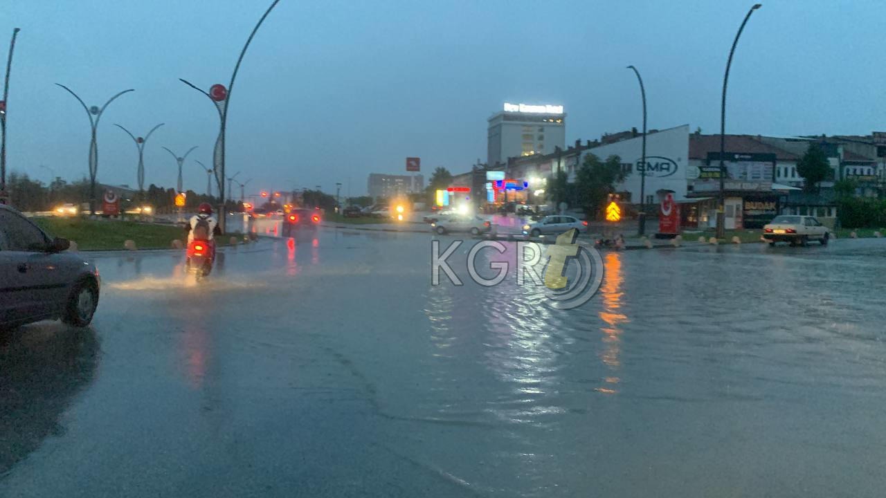 Meteoroloji Uyardi Karamana Saganak Yagis Geliyor1