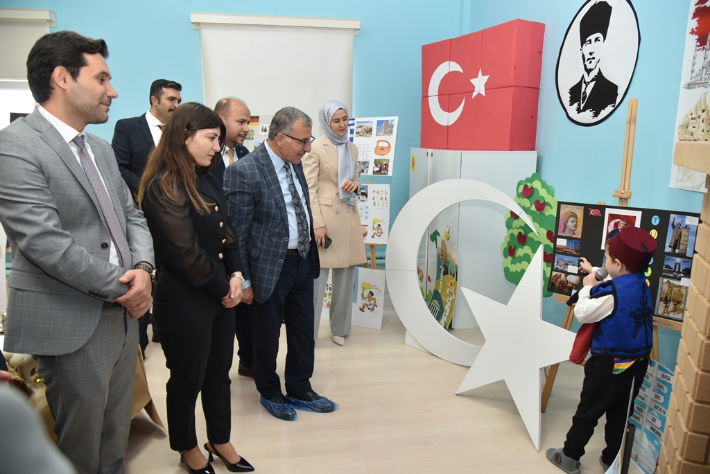 Minik Seyyahlarin Dunyasi Sergisi Yogun Ilgi Gordu (8)
