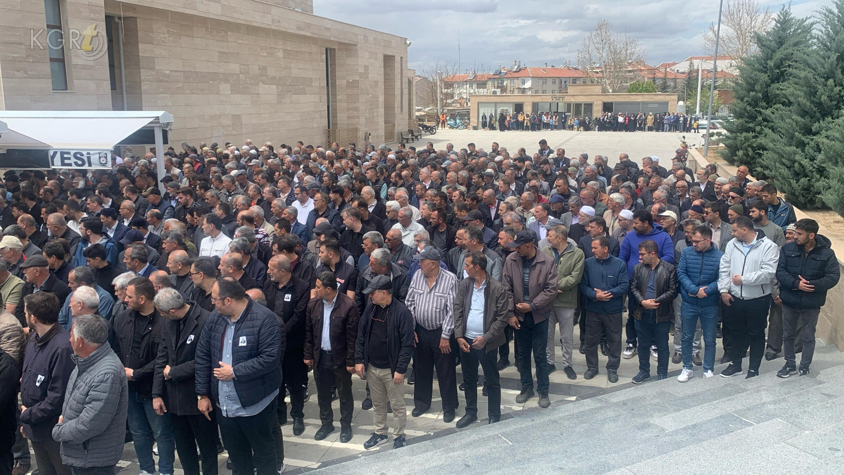 Sarayin Sevilen Ismi Adnan Demirbag Son Yolculuguna Ugurlandi2
