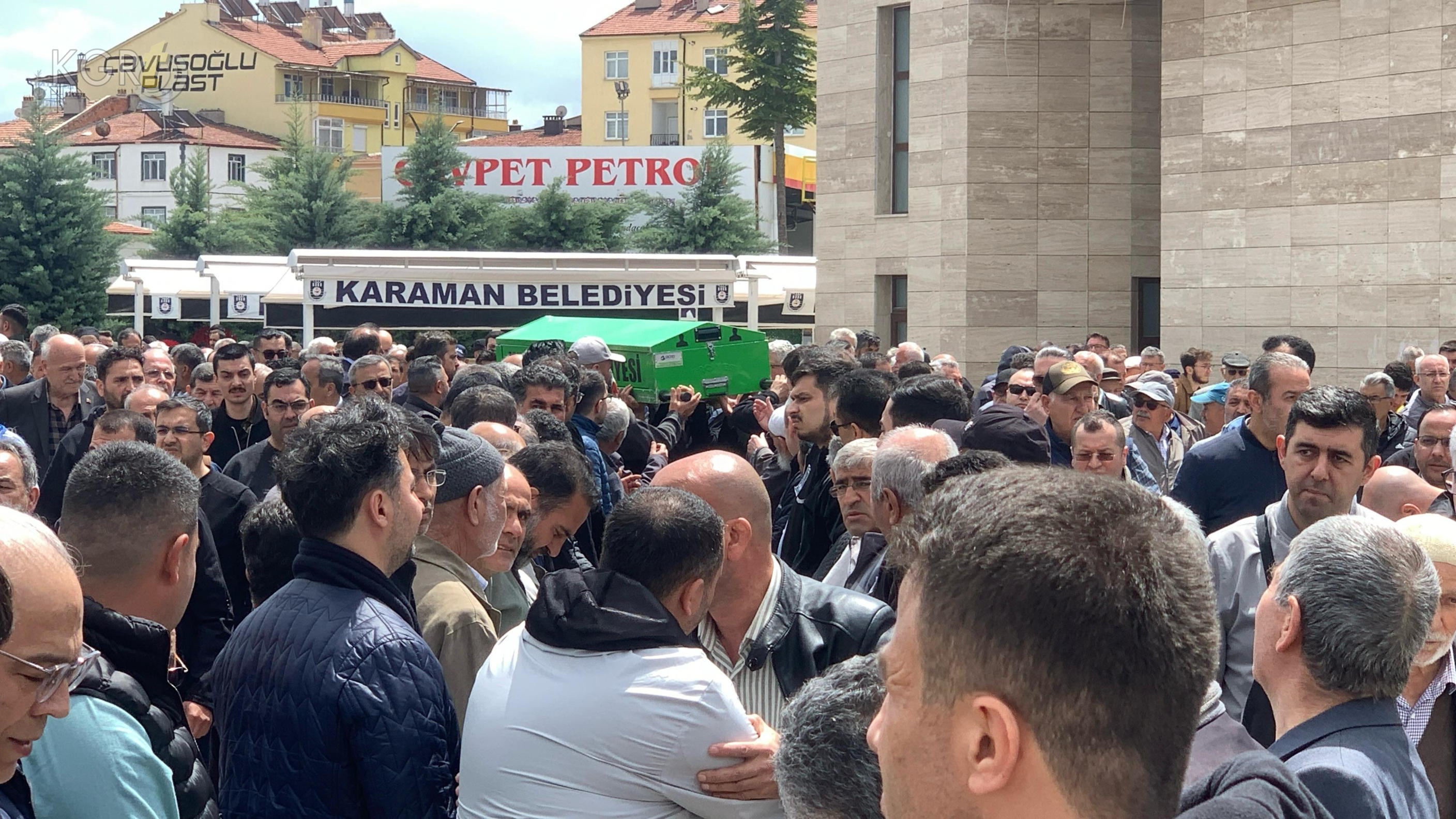Sarayin Sevilen Ismi Adnan Demirbag Son Yolculuguna Ugurlandi5
