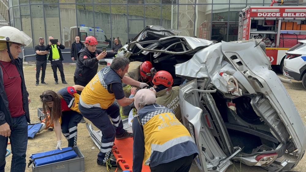 2 Kisi Feci Kazadan Yarali Kurtuldu1