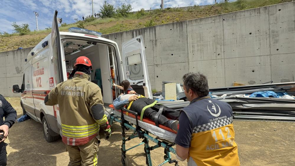 2 Kisi Feci Kazadan Yarali Kurtuldu2