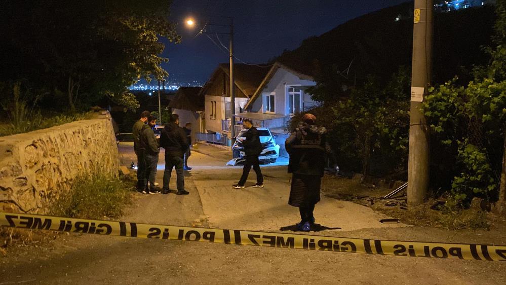 Ates Acilan Otomobil Kaza Yapti 1 Agir Yarali1