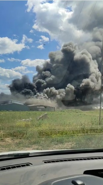 Boya Fabrikasinda Korkutan Yangin1