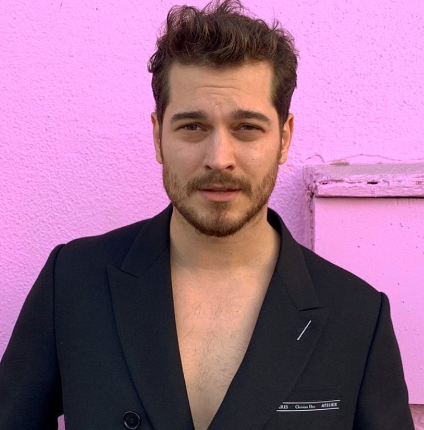 Cagatay Ulusoy Ve Aslihan Malbora Ask Mi Yasiyor (2)