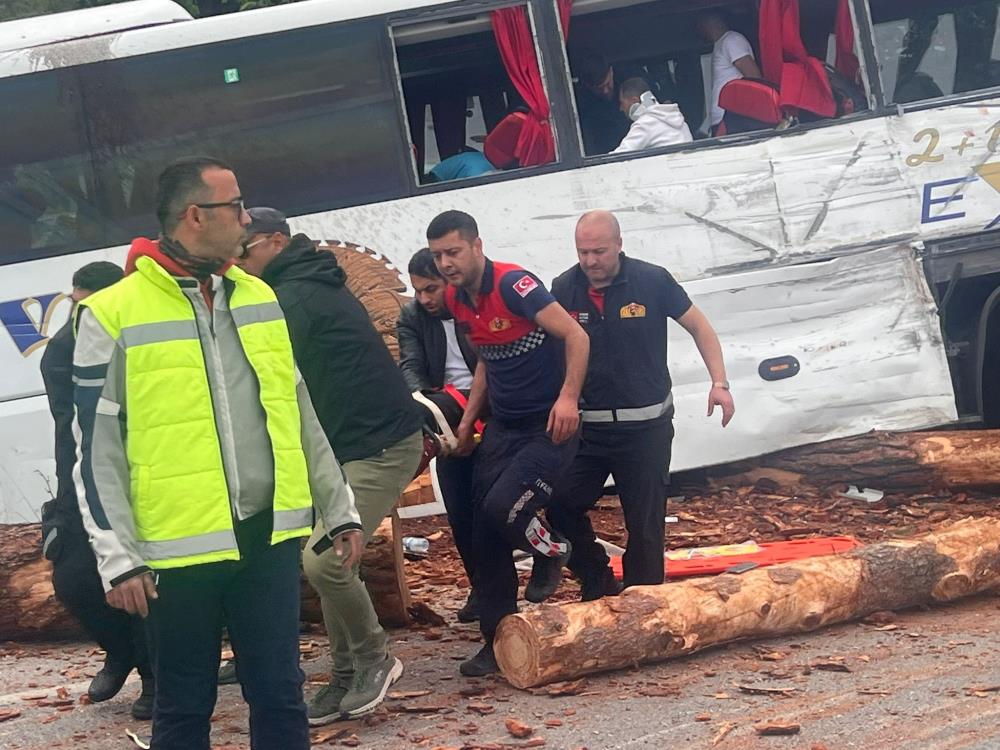 Canakkalede Katliam Gibi Otobus Kazasi 8 Olu1