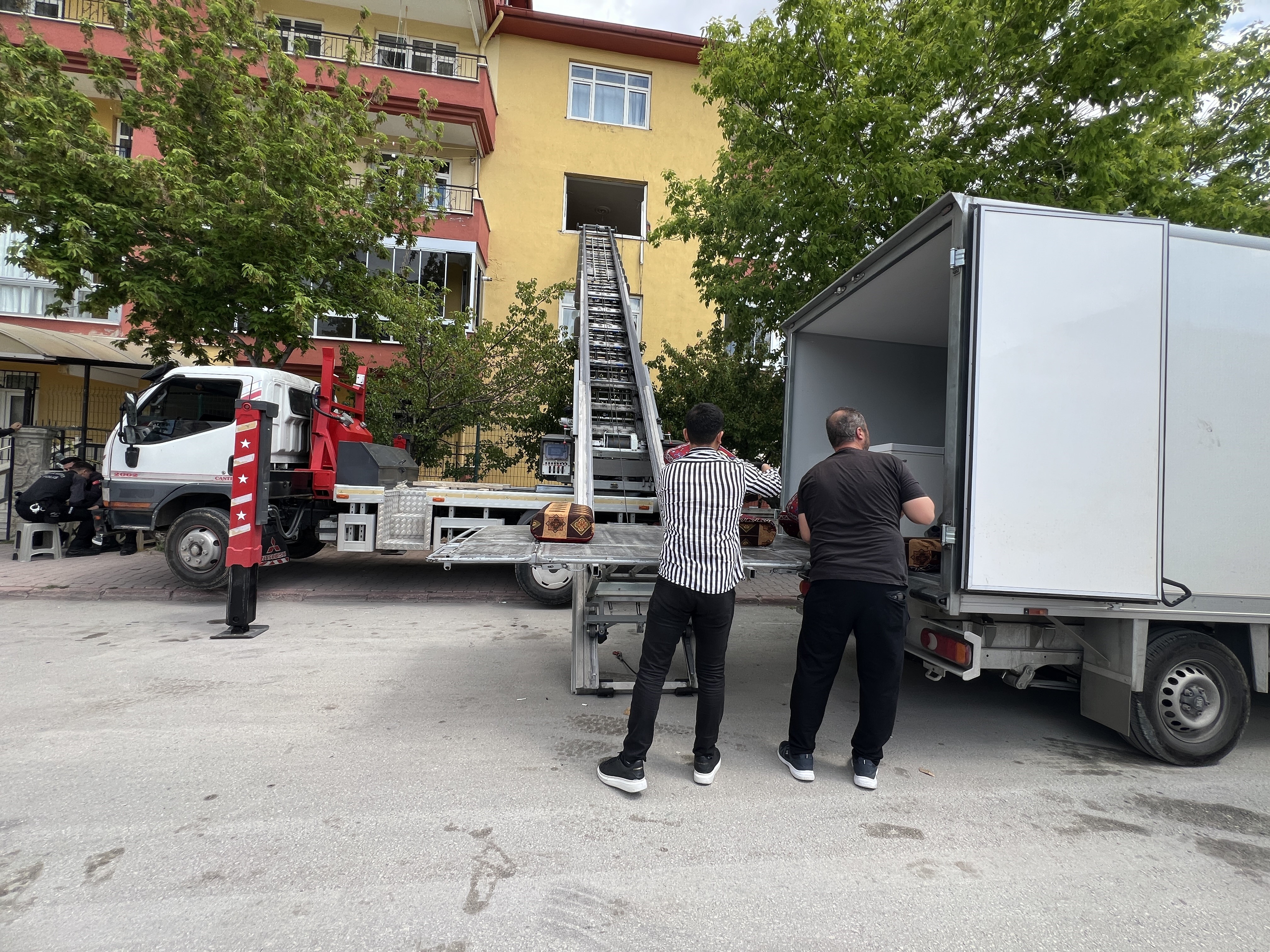 Dogalgaz Patlamasi Onlarca Kisiyi Evsiz Birakti (5)