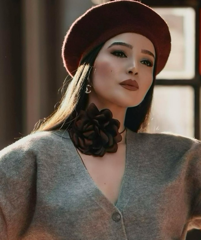 Emel Ozkiziltas Yillar Sonra Geri Dondu (1)