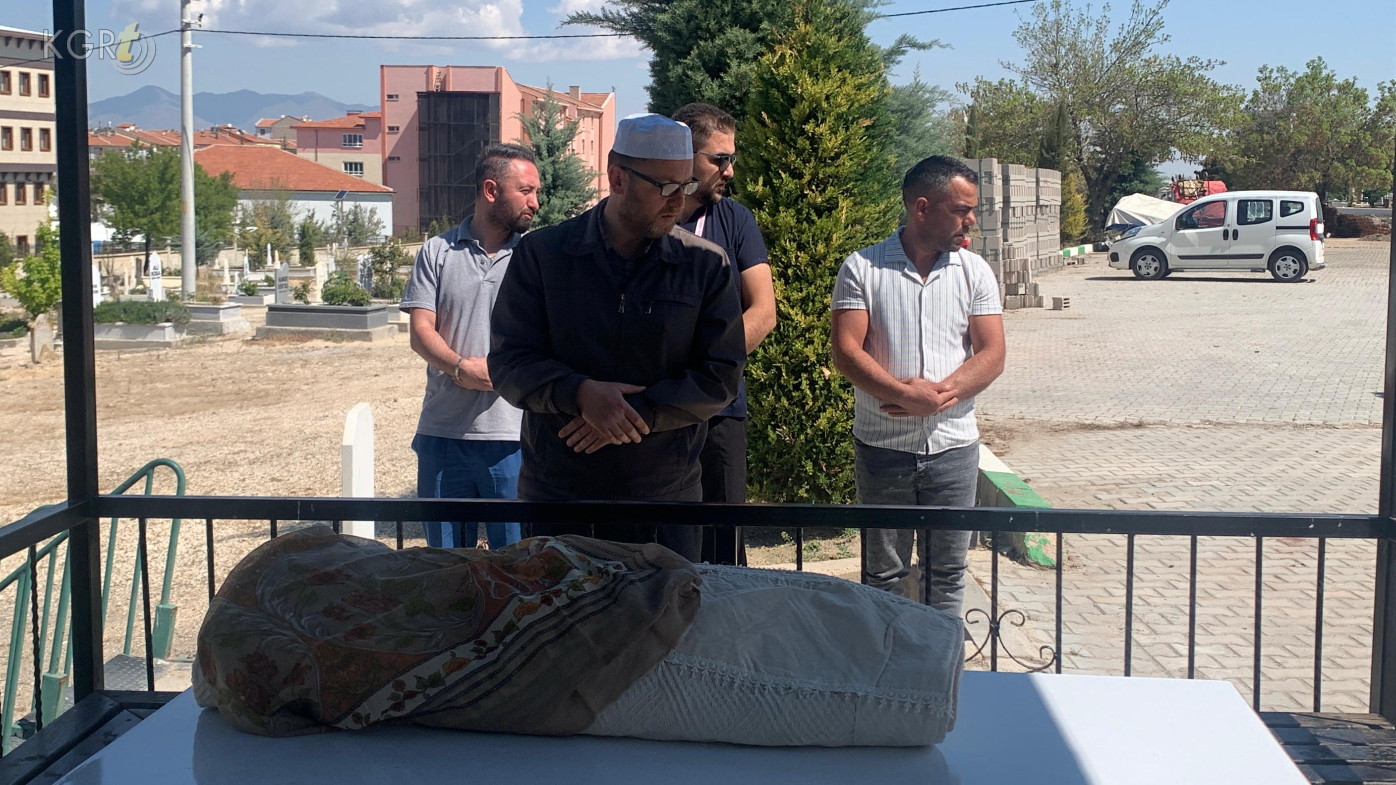 Hastane Tuvaletinde Olu Dogan Cennet Bebek 14 Gun Sonra Topraga Verildi3