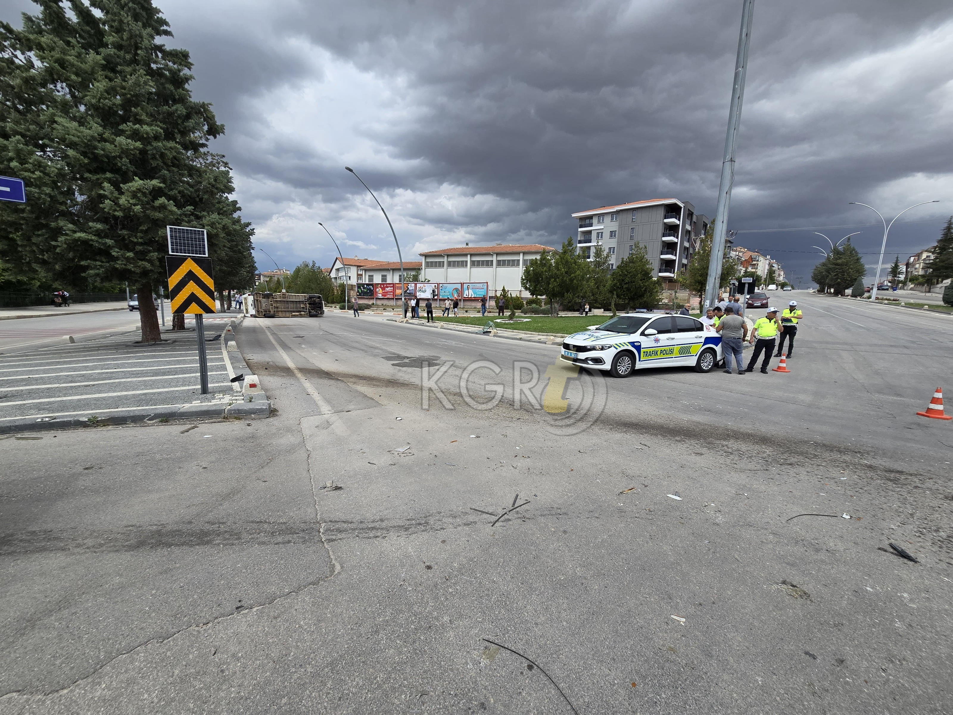 Karaman Valilik Kavşağı Kaza Yaralılar Var10