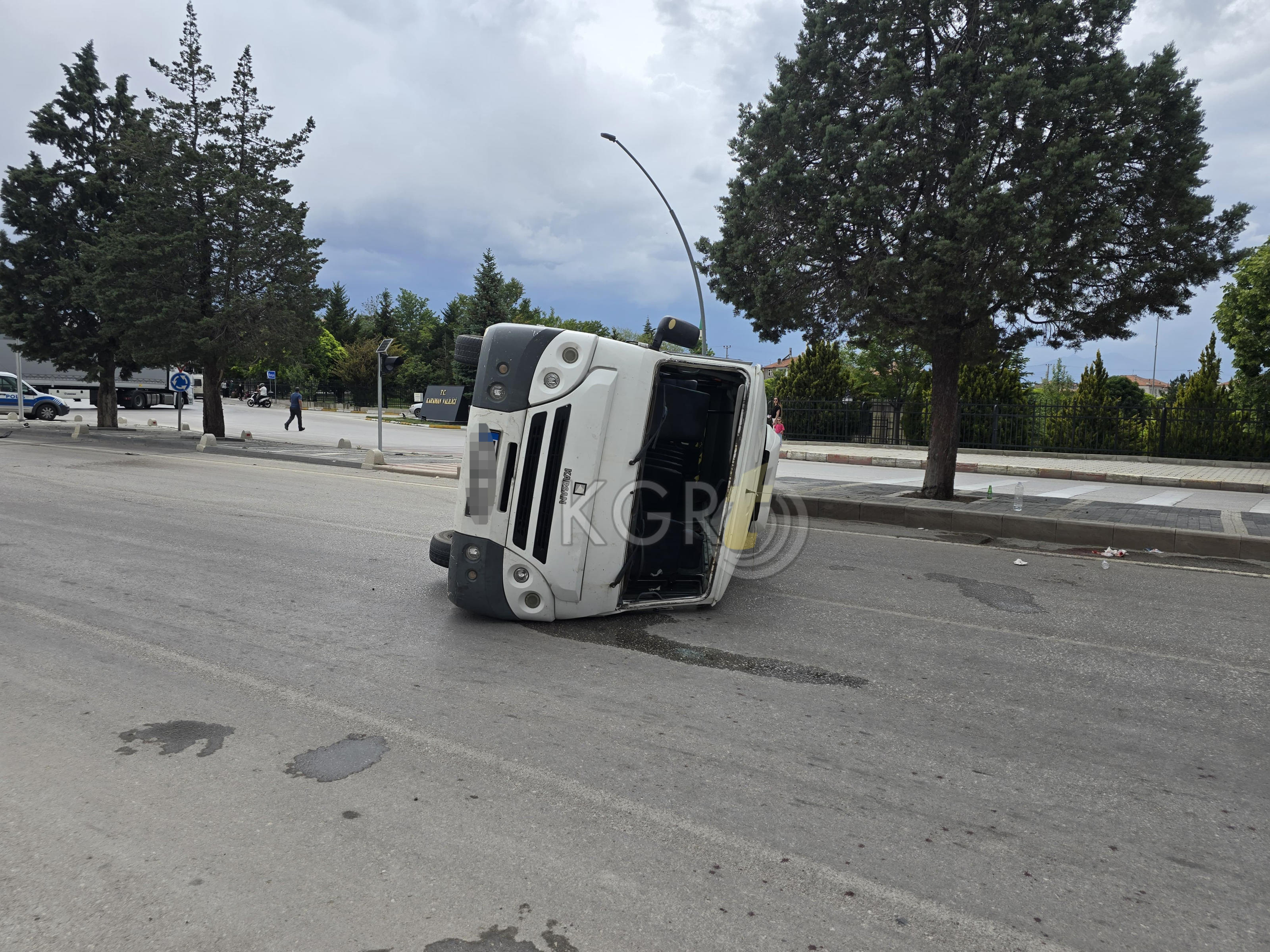 Karaman Valilik Kavşağı Kaza Yaralılar Var3