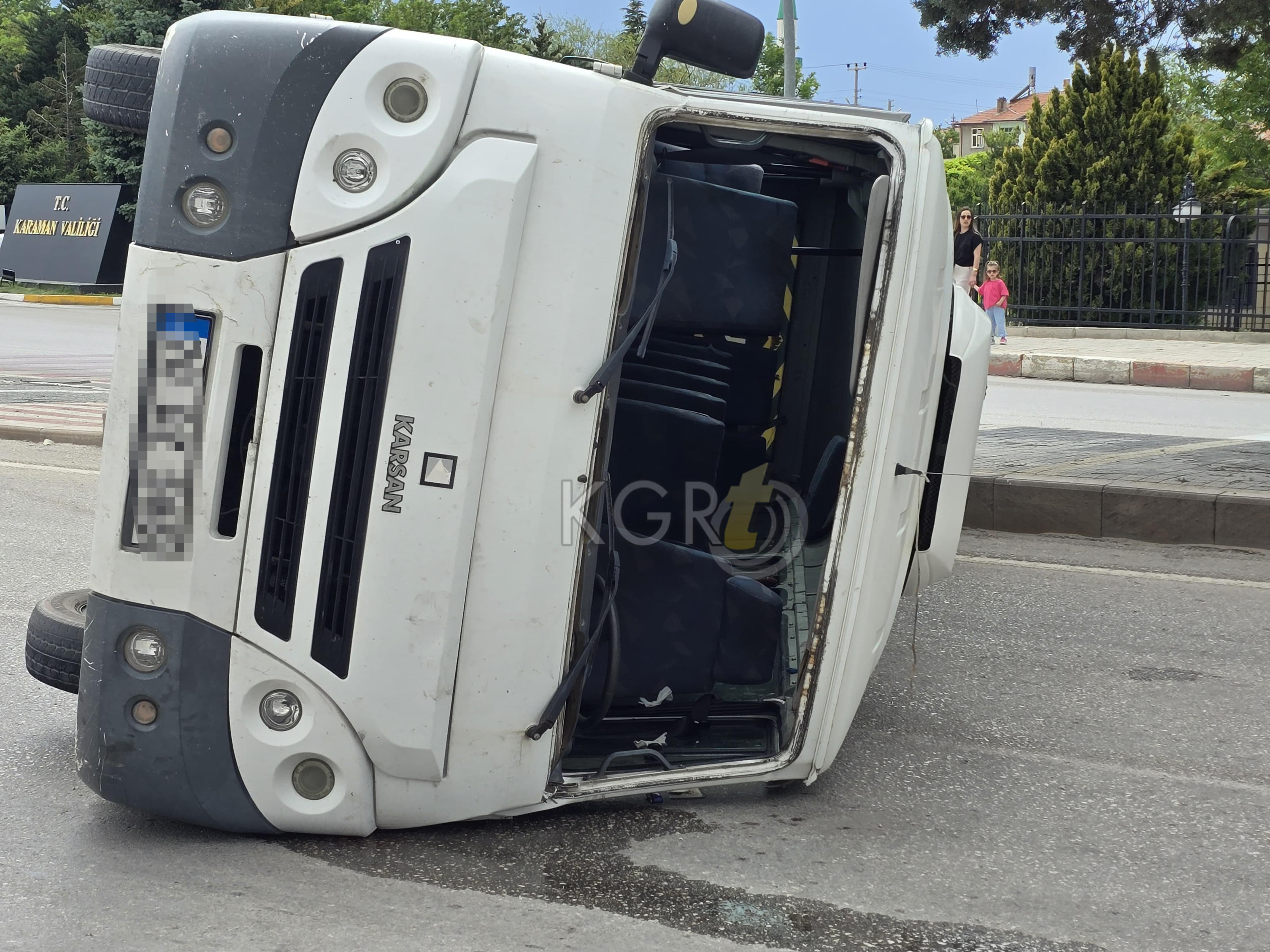 Karaman Valilik Kavşağı Kaza Yaralılar Var4