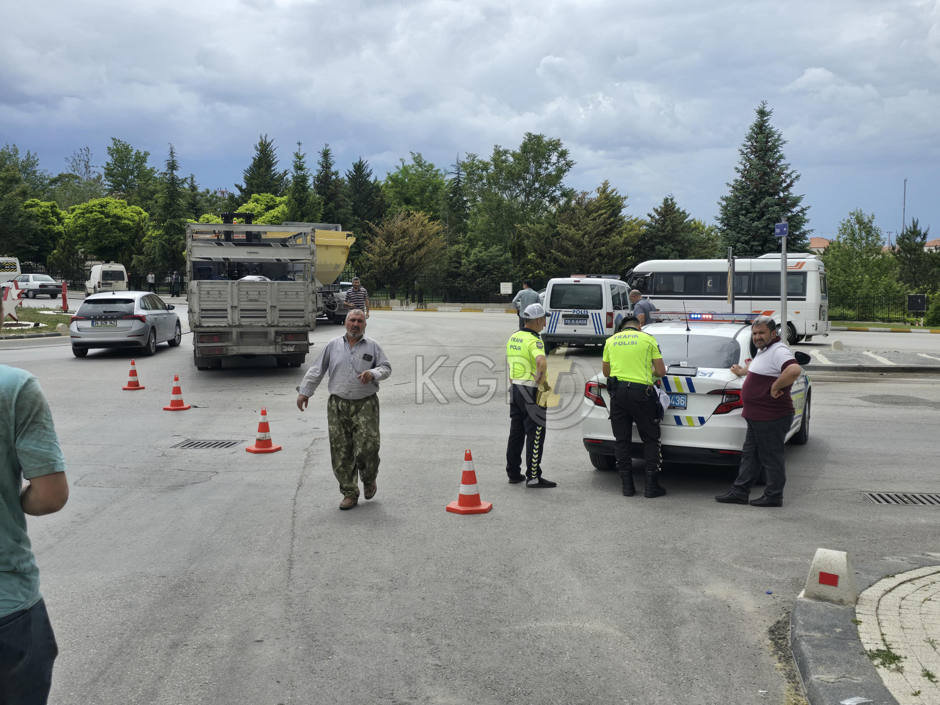 Karaman Valilik Kavşağı Kaza Yaralılar Var5