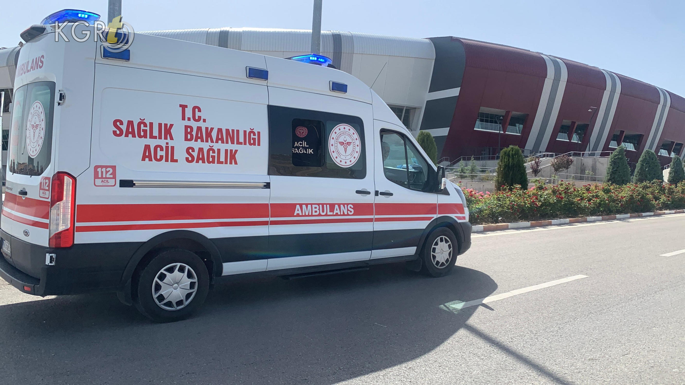 Karamanda 2 Otomobil Carpisti Biri 40 Metre Ileride Durabildi 2 Yarali6