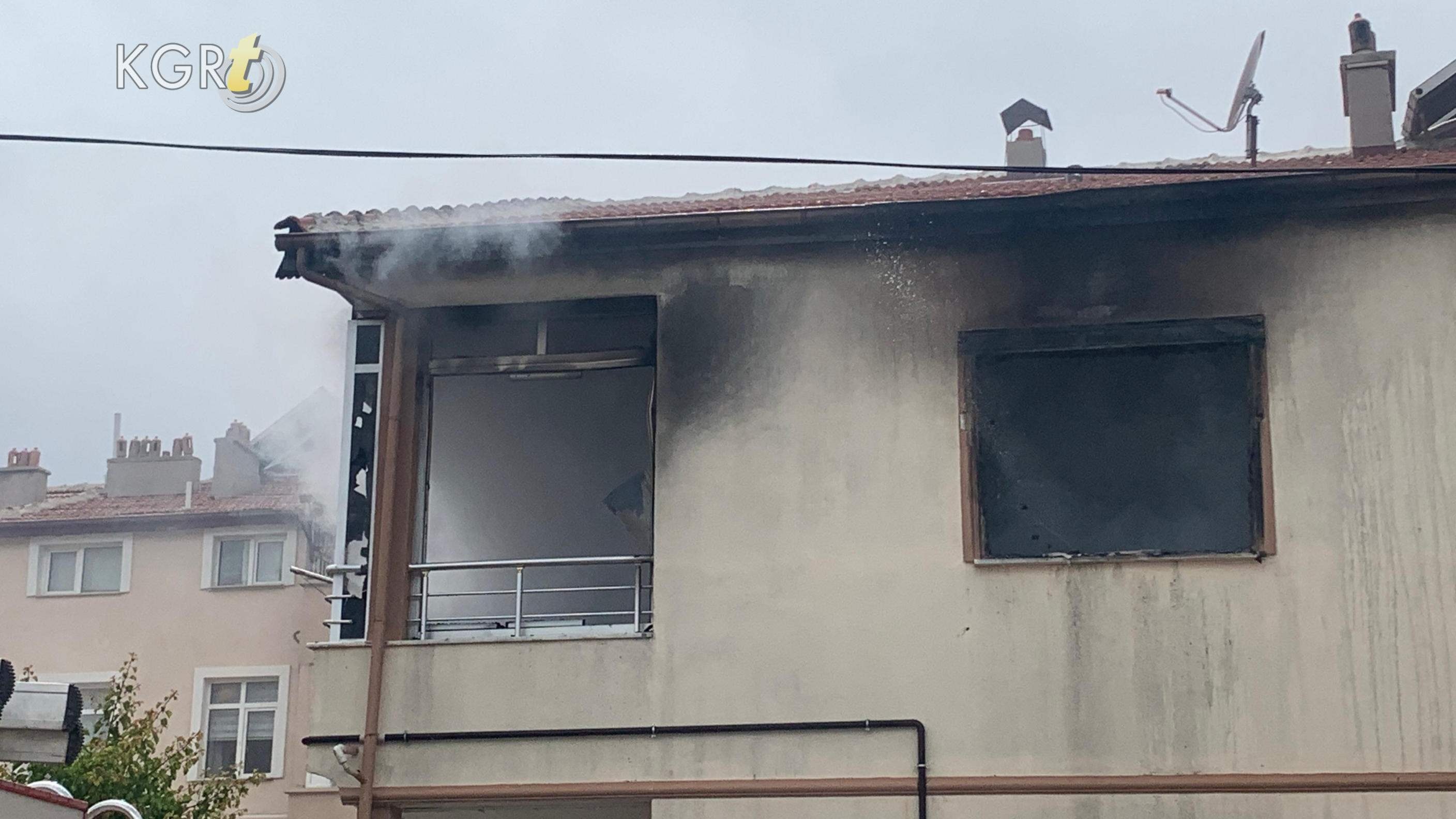 Karamanda Esinden Bosanan Ofkeli Koca Evi Atese Verdi11
