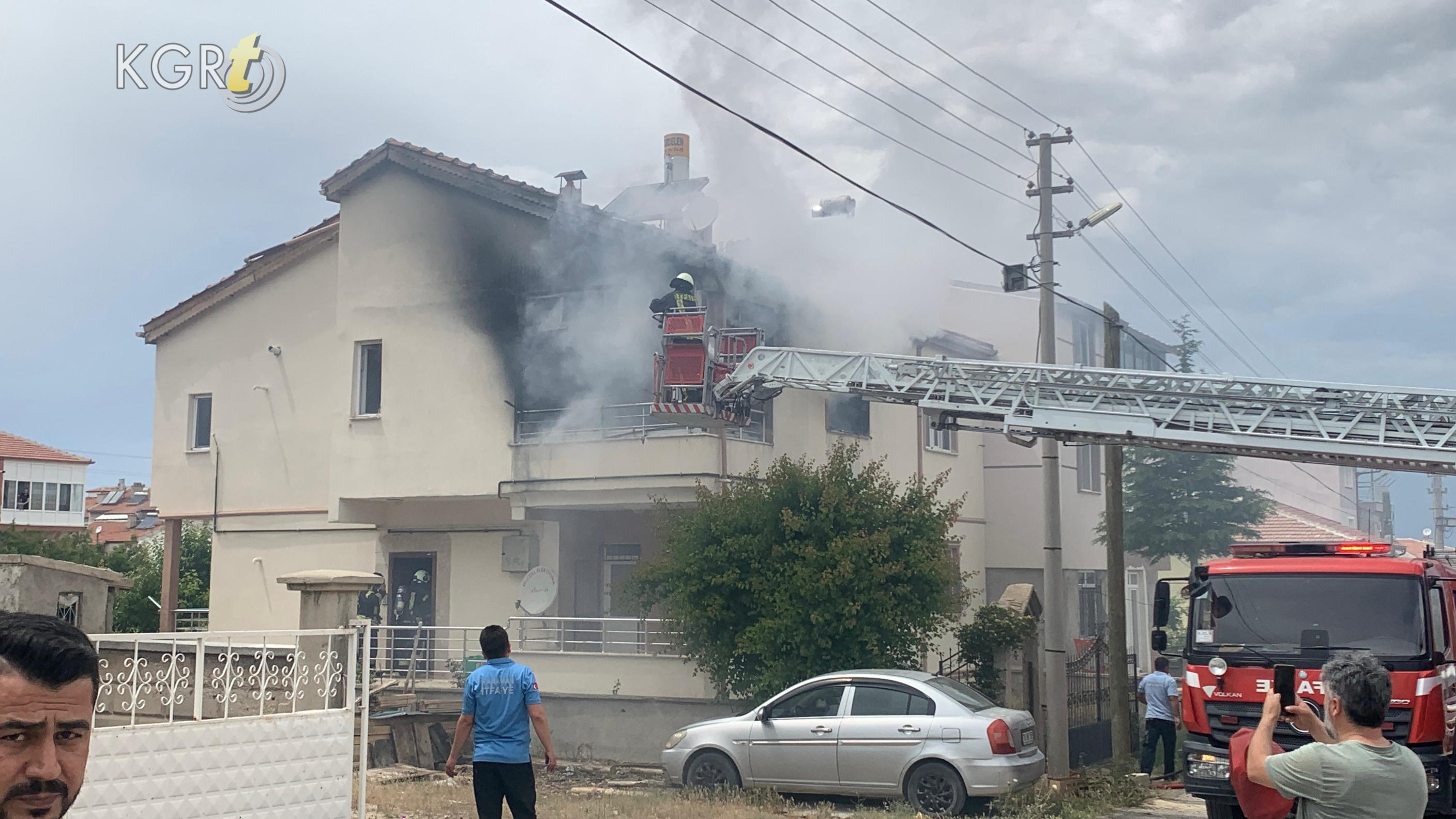 Karamanda Esinden Bosanan Ofkeli Koca Evi Atese Verdi12