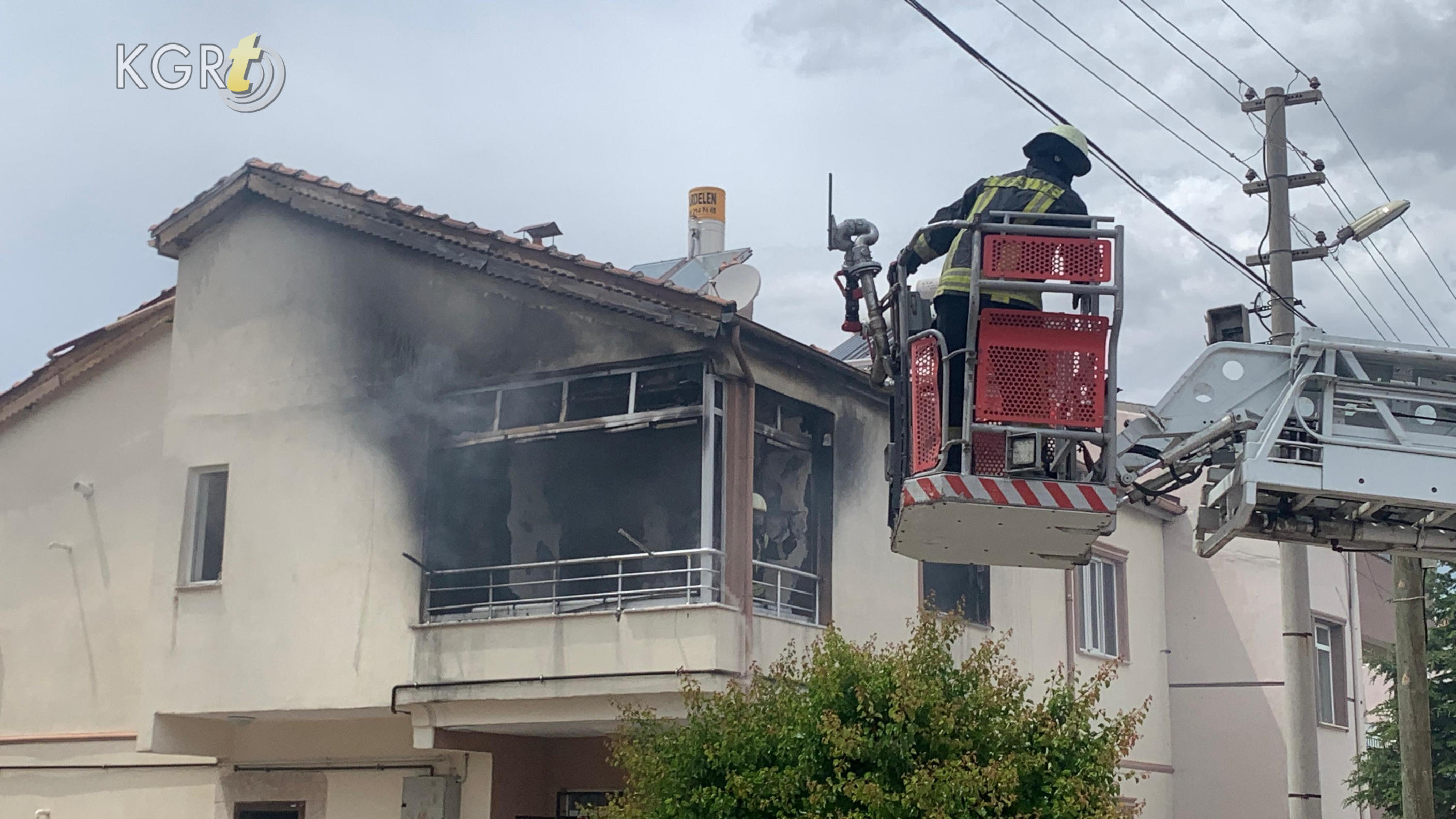 Karamanda Esinden Bosanan Ofkeli Koca Evi Atese Verdi13